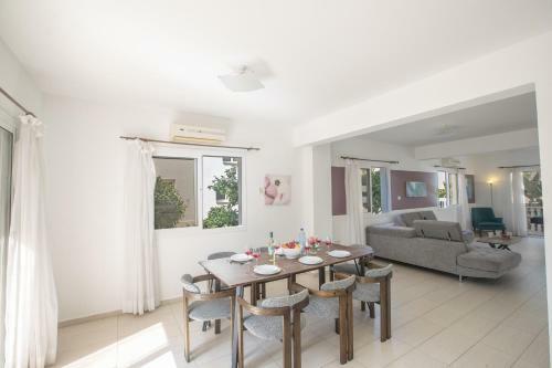 Hara Nissi Villas