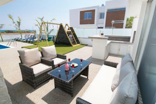 Villa Lynn Boutique Beachfront