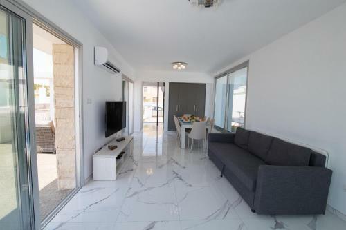 Villa Lynn Boutique Beachfront