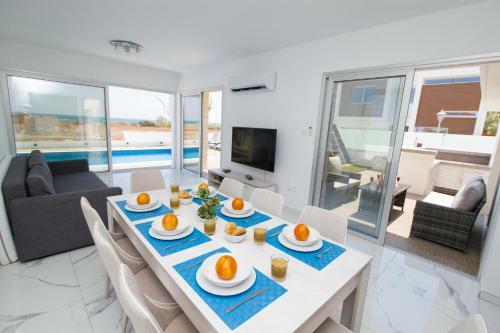 Villa Lynn Boutique Beachfront
