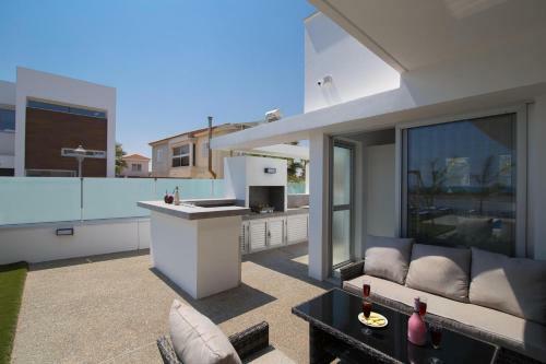 Villa Lynn Boutique Beachfront