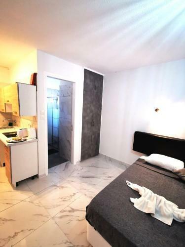 Eleana Apartments