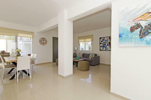 Villa Bridgit