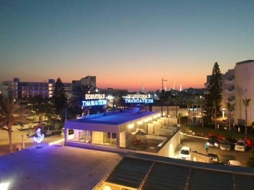 Apartamento Karousos Beach Rooms