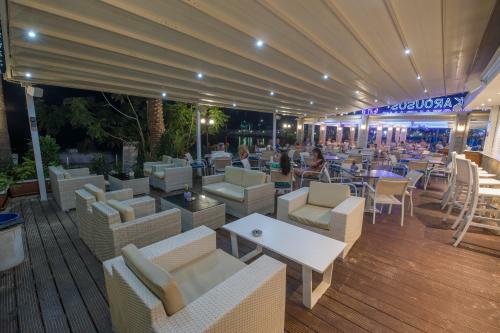 Apartamento Karousos Beach Rooms