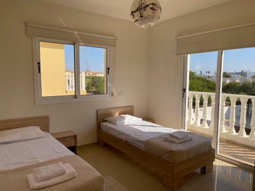 Villa Nissi Golden Beach
