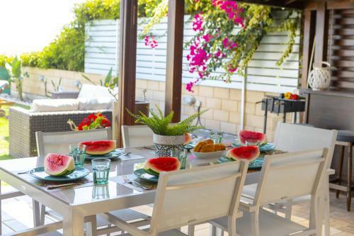 Meneou Beachfront Villa 3