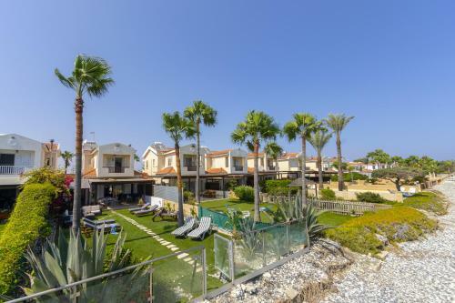 Meneou Beachfront Villa 3