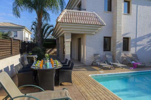 Villa Blue Water Bay