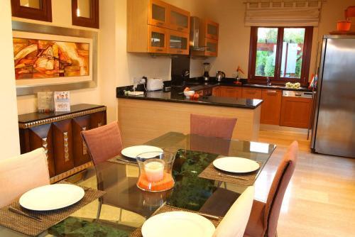 Villa In Kouklia Sleeps 6 Includes Swimming Pool Air Con And Wifi 6