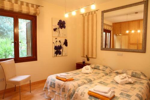 Villa In Kouklia Sleeps 6 Includes Swimming Pool Air Con And Wifi 6