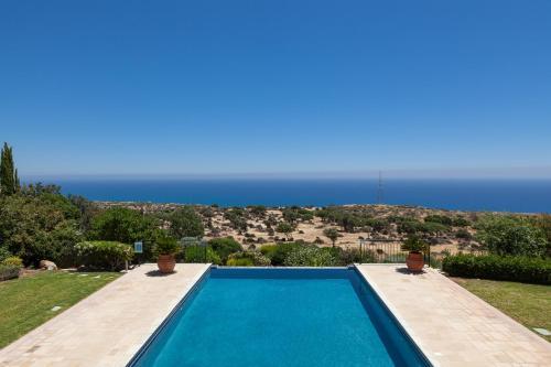 Villa In Kouklia Sleeps 6 Includes Swimming Pool Air Con And Wifi 6