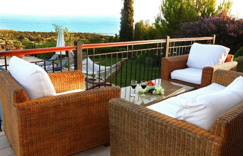 Villa In Kouklia Sleeps 6 Includes Swimming Pool Air Con And Wifi 6