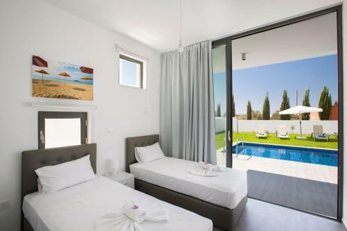 Ayia Napa Villa Sleeps 8 With Pool