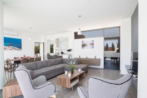 Ayia Napa Villa Sleeps 8 With Pool