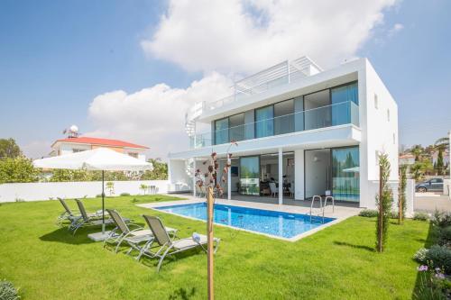 Ayia Napa Villa Sleeps 8 With Pool