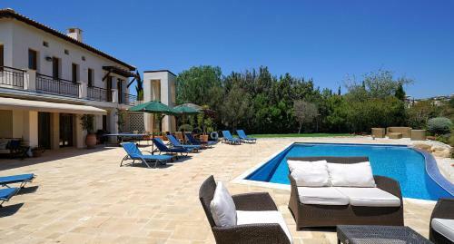 4 Bedroom Villa Andromeda With Private Infinity Pool, Aphrodite Hills Resort