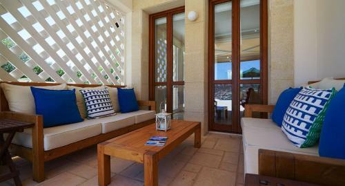4 Bedroom Villa Andromeda With Private Infinity Pool, Aphrodite Hills Resort