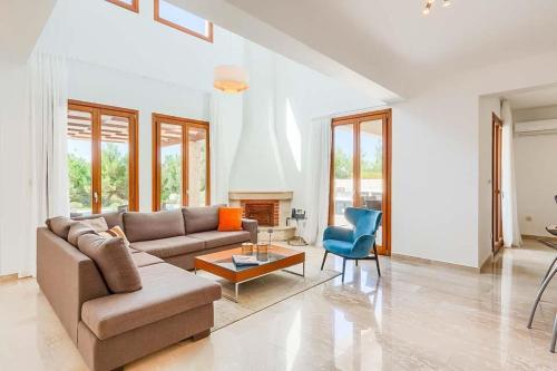Villa In Kouklia Sleeps 6 Includes Swimming Pool Air Con And Wifi 3 1