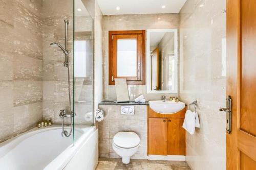 Villa In Kouklia Sleeps 6 Includes Swimming Pool Air Con And Wifi 3 1