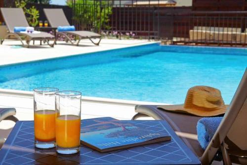 Villa In Kouklia Sleeps 6 Includes Swimming Pool Air Con And Wifi 8