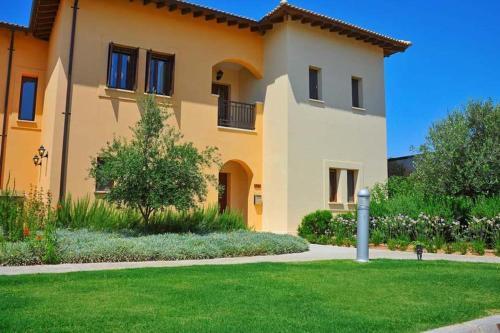 Villa In Kouklia Sleeps 6 Includes Swimming Pool Air Con And Wifi 8