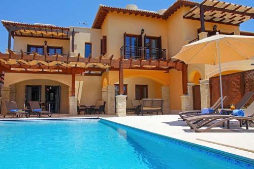 Villa In Kouklia Sleeps 6 Includes Swimming Pool Air Con And Wifi 8