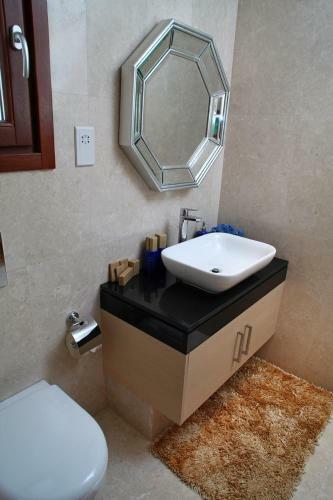 Villa In Kouklia Sleeps 8 With Pool And Wifi