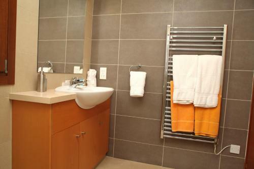 Villa In Kouklia Sleeps 4 Includes Swimming Pool Air Con And Wifi 0 5