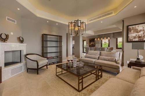 Villa In Kouklia Sleeps 10 Includes Swimming Pool Air Con And Wifi 1