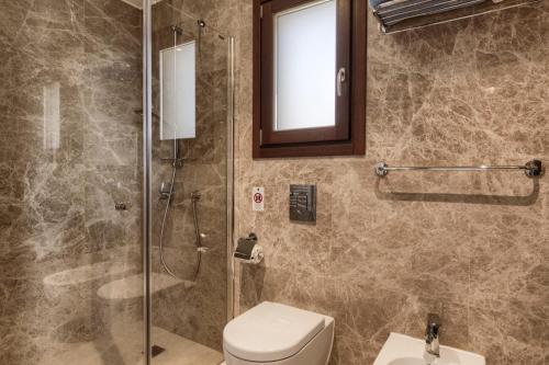 Villa In Kouklia Sleeps 10 Includes Swimming Pool Air Con And Wifi 1
