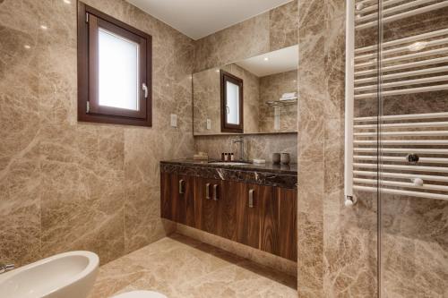 Villa In Kouklia Sleeps 10 Includes Swimming Pool Air Con And Wifi 1