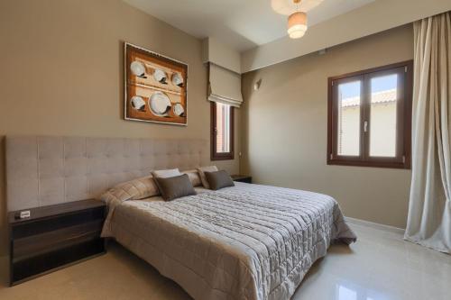Villa In Kouklia Sleeps 10 Includes Swimming Pool Air Con And Wifi 1