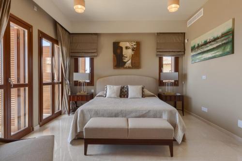 Villa In Kouklia Sleeps 10 Includes Swimming Pool Air Con And Wifi 1