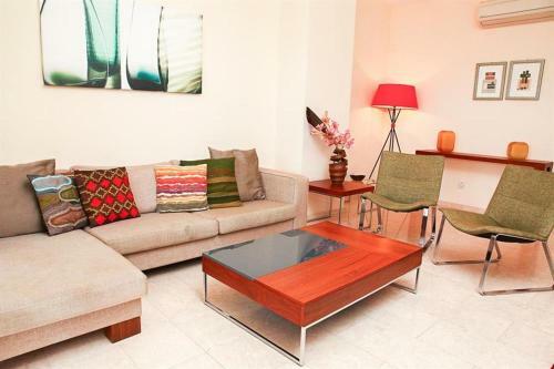 Villa In Kouklia Sleeps 6 Includes Swimming Pool Air Con And Wifi 1 9