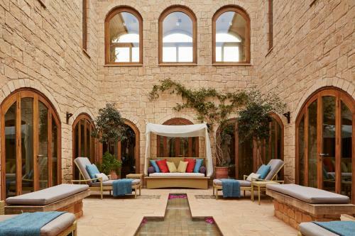Kouklia Villa Sleeps 6 With Pool And Air Con
