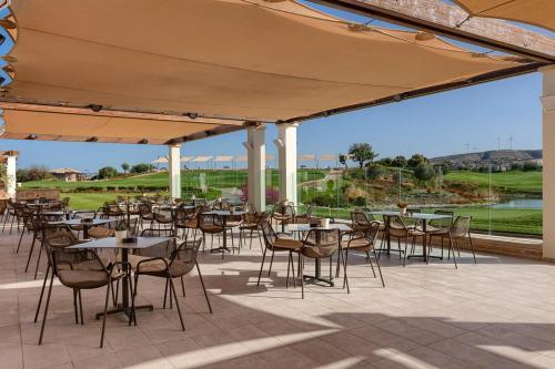 Villa In Kouklia Sleeps 6 With Pool And Air Con