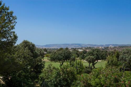 Villa In Kouklia Sleeps 4 With Pool And Air Con