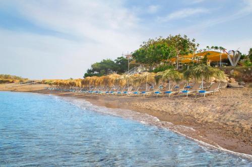 Kouklia Villa Sleeps 10 With Pool And Air Con