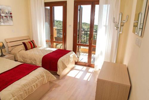 Theseus Village Tg02