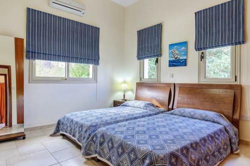 Villa In Latchi Sleeps 6 Includes Swimming Pool Air Con And Wifi 5