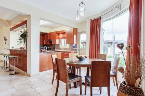 Villa In Latchi Sleeps 6 Includes Swimming Pool Air Con And Wifi 5
