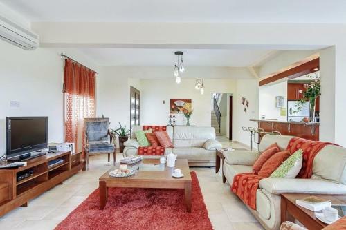 Villa In Latchi Sleeps 6 Includes Swimming Pool Air Con And Wifi 5