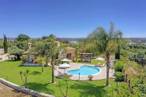 Villa In Latchi Sleeps 6 Includes Swimming Pool Air Con And Wifi 5