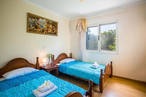 Villa In Latchi Sleeps 7 With Pool Air Con And Wifi