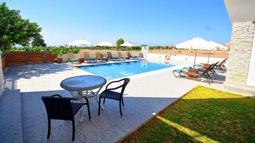 Modern Luxury Villa With Private Pool