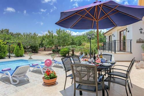 Neo Chorio Villa Sleeps 6 With Pool Air Con And Wifi