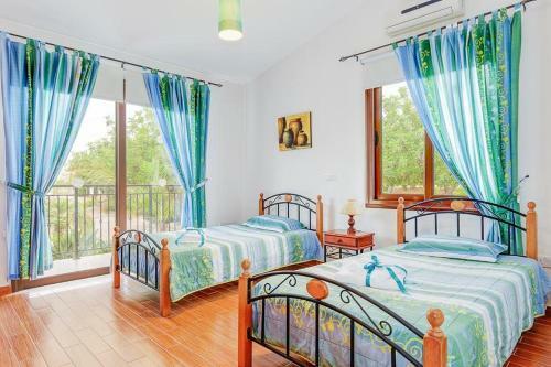 Neo Chorio Villa Sleeps 6 With Pool Air Con And Wifi