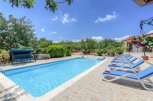 Neo Chorio Villa Sleeps 6 With Pool Air Con And Wifi