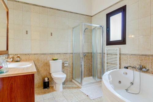 Neo Chorio Villa Sleeps 6 With Pool Air Con And Wifi